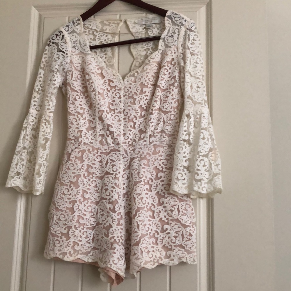 Lauren Conrad Stunning White Lace Romper size 0